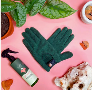 We The Wild - Leaf Cleaning Gloves